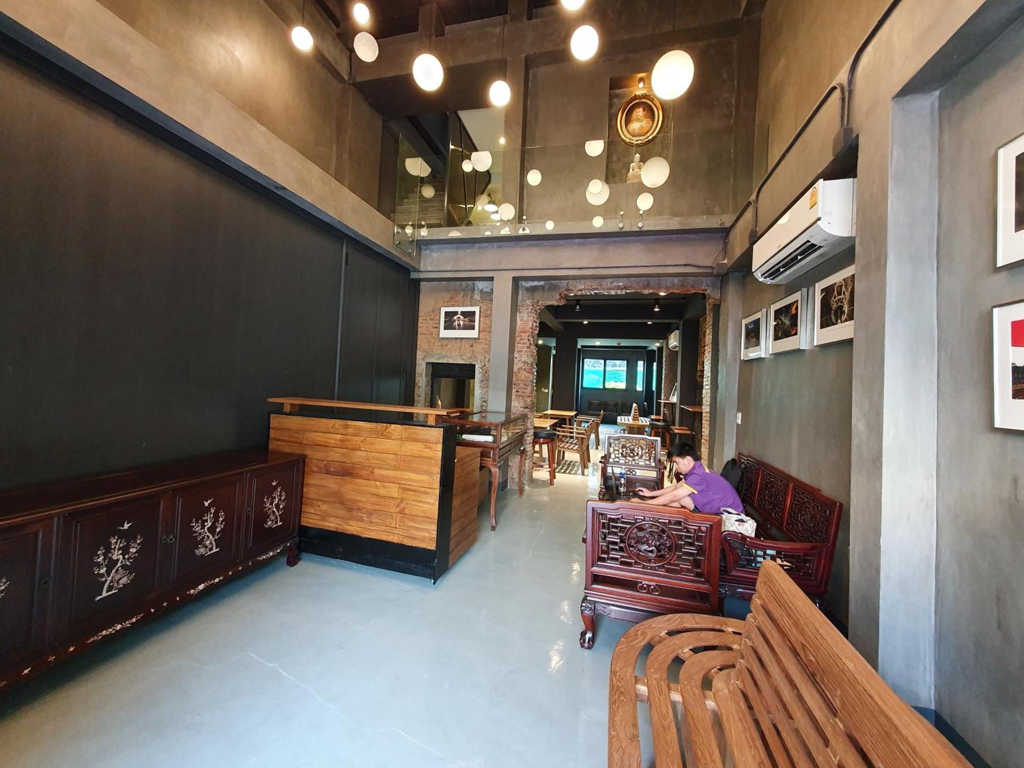 Baan Wualamphong บ้านวัวลำพอง Bangkok Kültér fotó