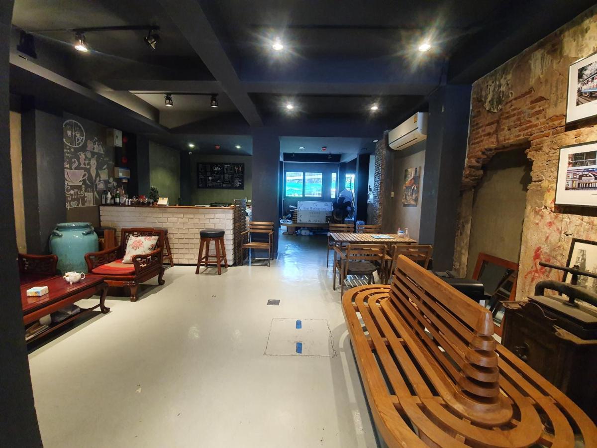 Baan Wualamphong บ้านวัวลำพอง Bangkok Kültér fotó