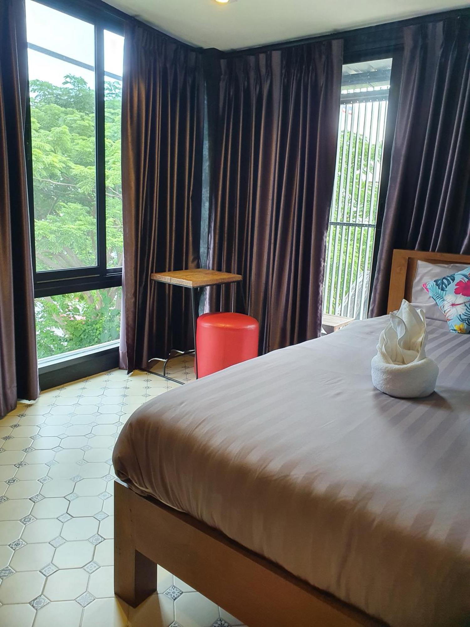 Baan Wualamphong บ้านวัวลำพอง Bangkok Kültér fotó